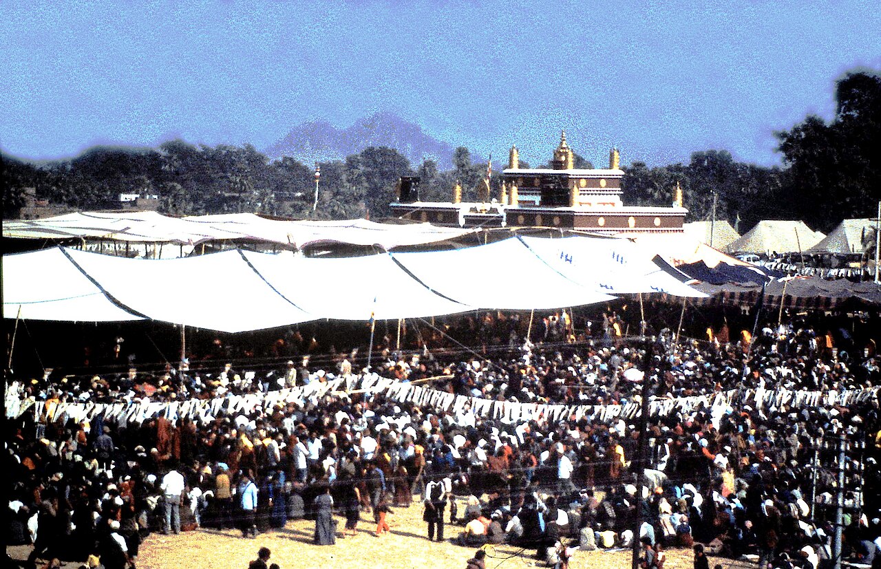 A large Kalachakra gathering at the Bodh Gaya maidan in 1985